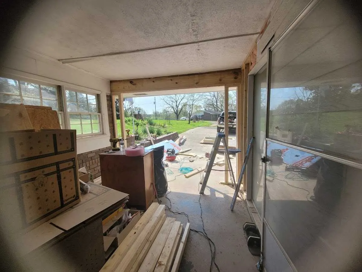 Air movers and dehumidifier for Water Mitigation Services in Lake Wales